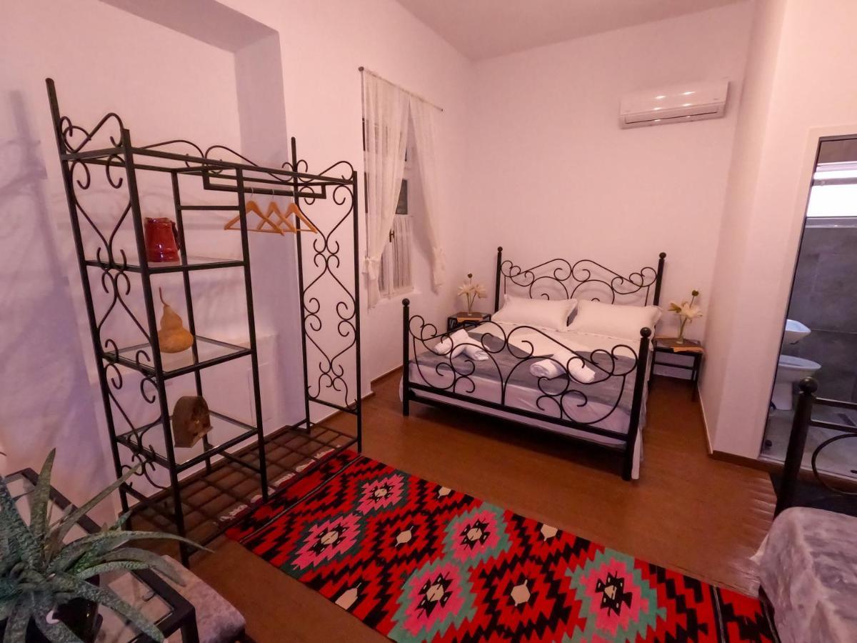 Intown Guesthouse Shkodër エクステリア 写真