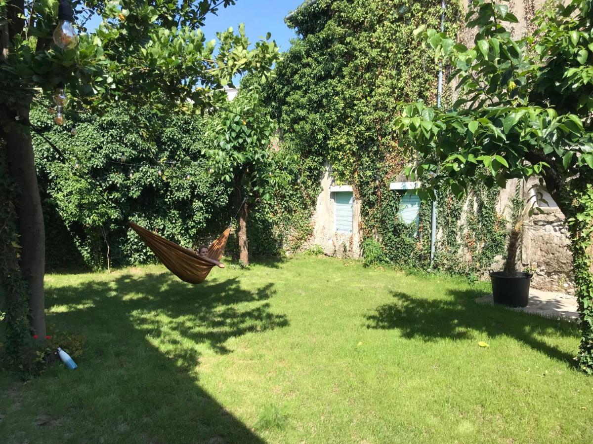 Intown Guesthouse Shkodër エクステリア 写真
